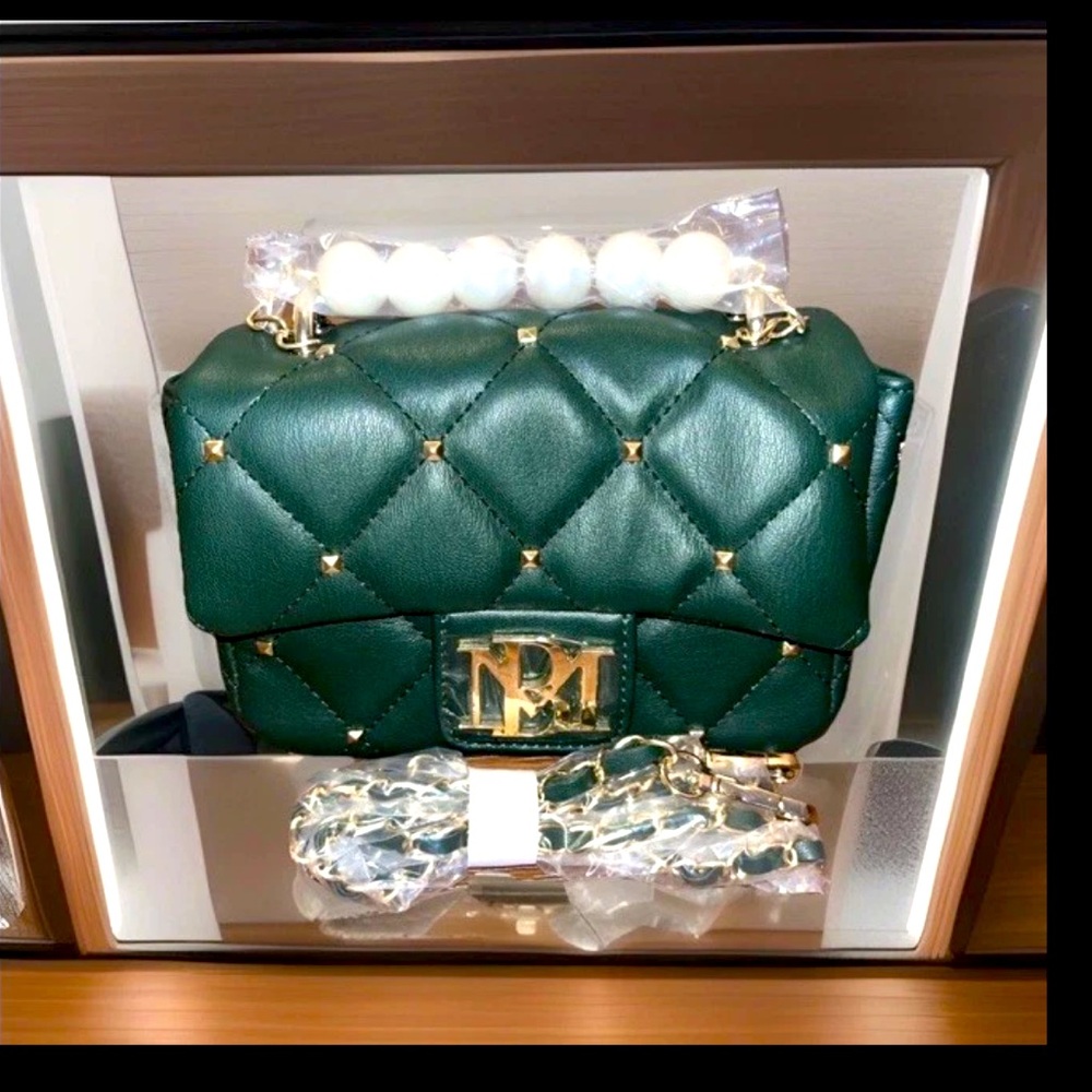Badgley Mischka W/Gold Studs Quilted Leather Pearl Handle & Crossbody Strap Bag